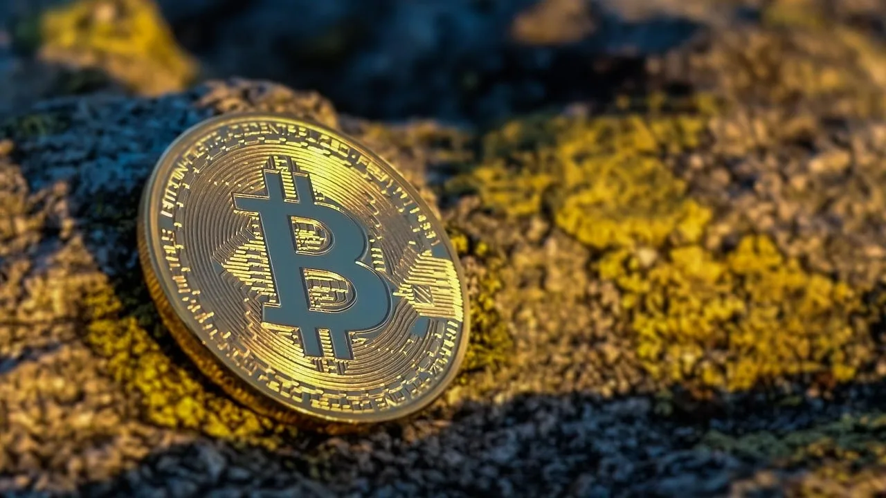 Criptomonedele pe un câmp minat: Disensiunile dintre Bitcoin și Ethereum și perspectivele de pe piață