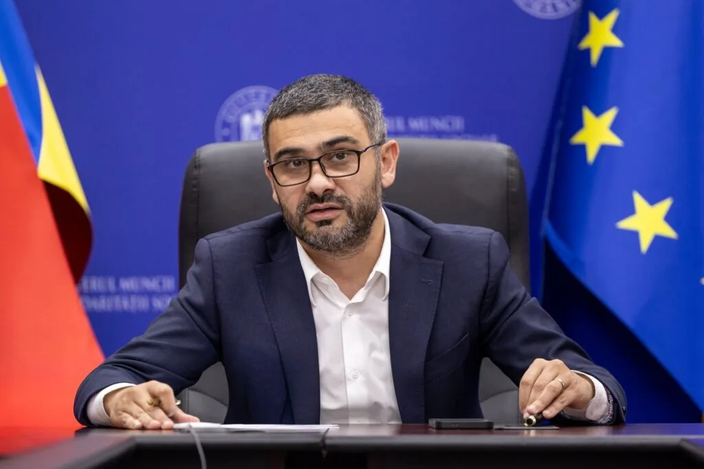 Plata pensiilor pe card devine mai avantajoasă pentru bugetul de stat. Manole: „Nu impunem nimănui această opțiune”