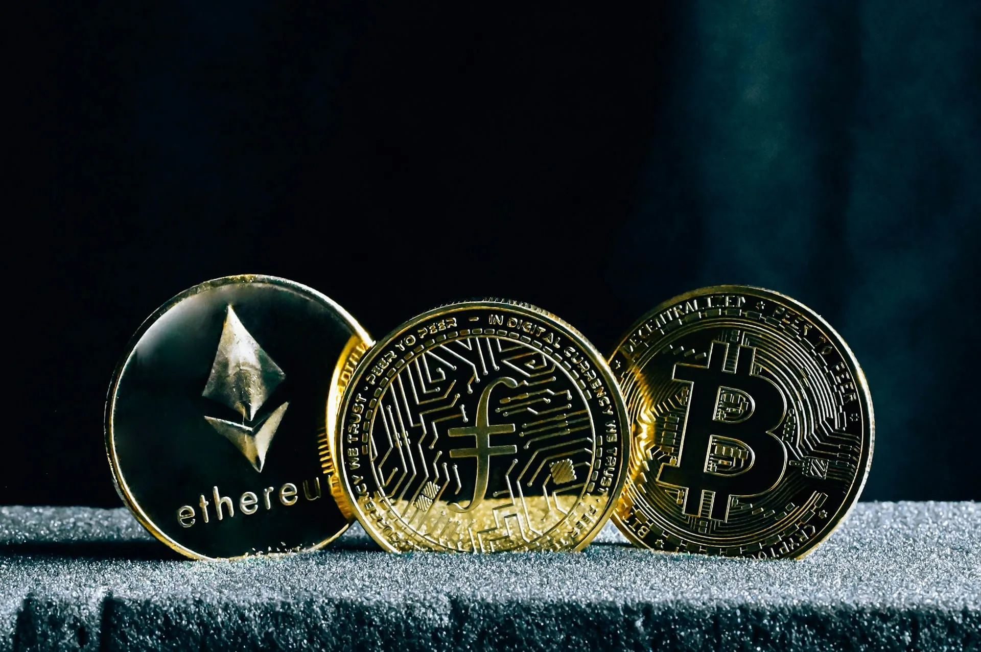 Criptomonedele, noul pașaport mondial: Națiunile ce oferă cetățenie în schimbul plății în criptovalute.
