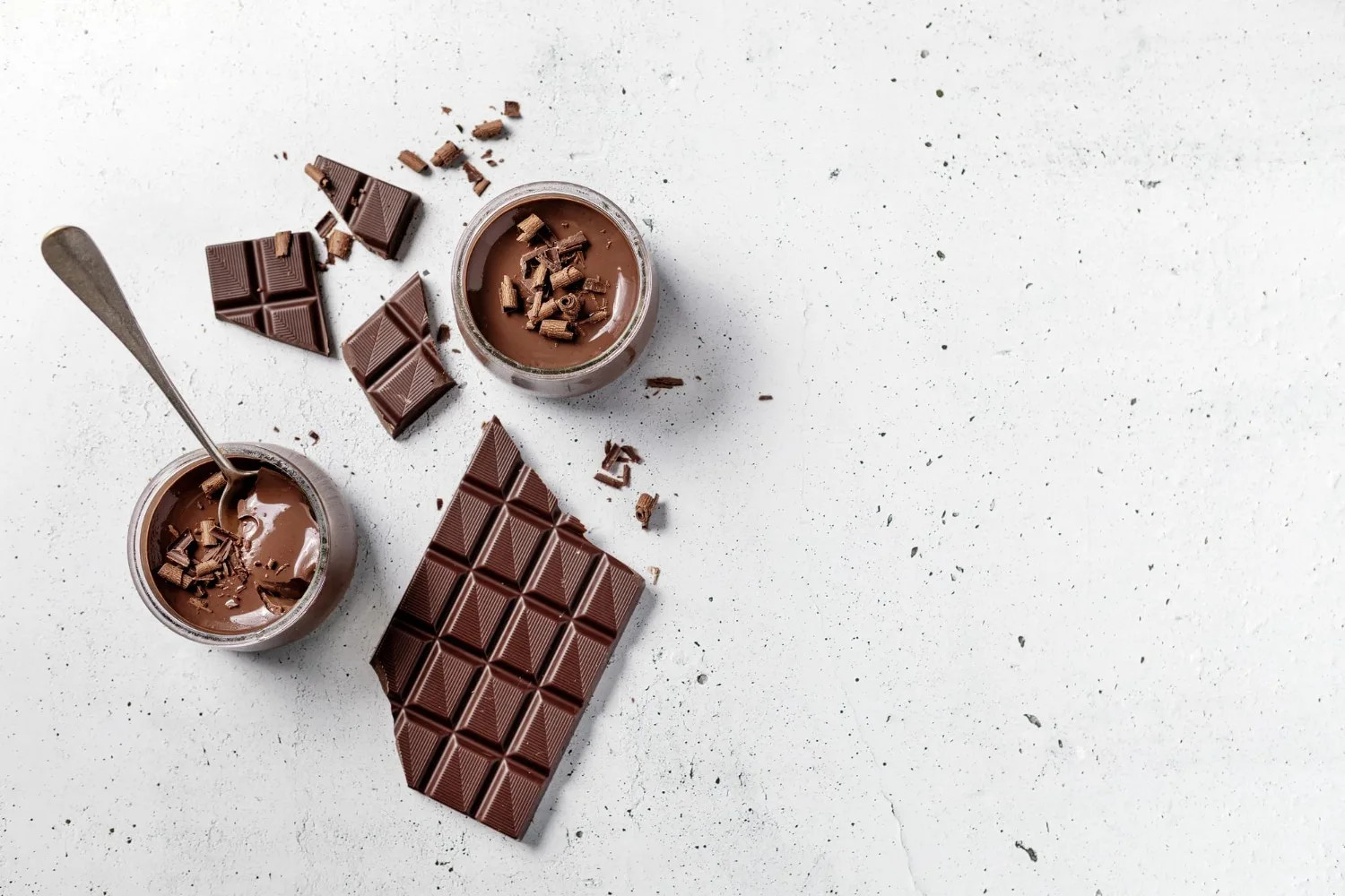 Producătorii de ciocolată își cresc cotele pe bursă cu ocazia Halloween-ului, în timp ce prețul cacao are o cădere dramatică de peste 50%