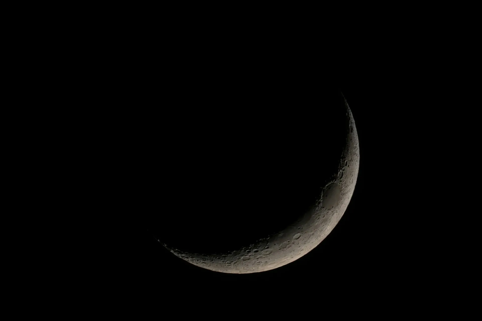 Luna Nouă din 2 octombrie aduce schimbări majore pentru zodiile de pământ! Ce ne rezervă viitorul?