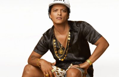 Bruno Mars lansează albumul „The Romantic” după un deceniu