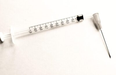 Injecție HIV cu eficacitate de 100%, doar 2 doze pe an