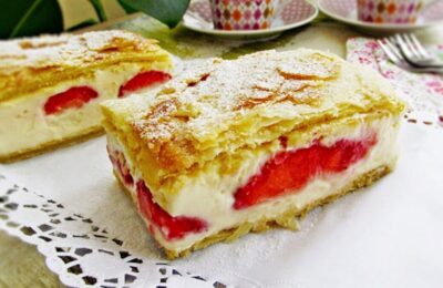 Cremșnit rapid cu căpșuni, desert de Dragobete în 30 minute