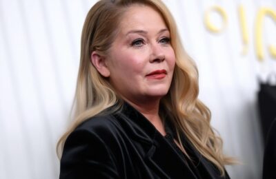 Christina Applegate, despre anorexia de la 15 ani și Brad Pitt