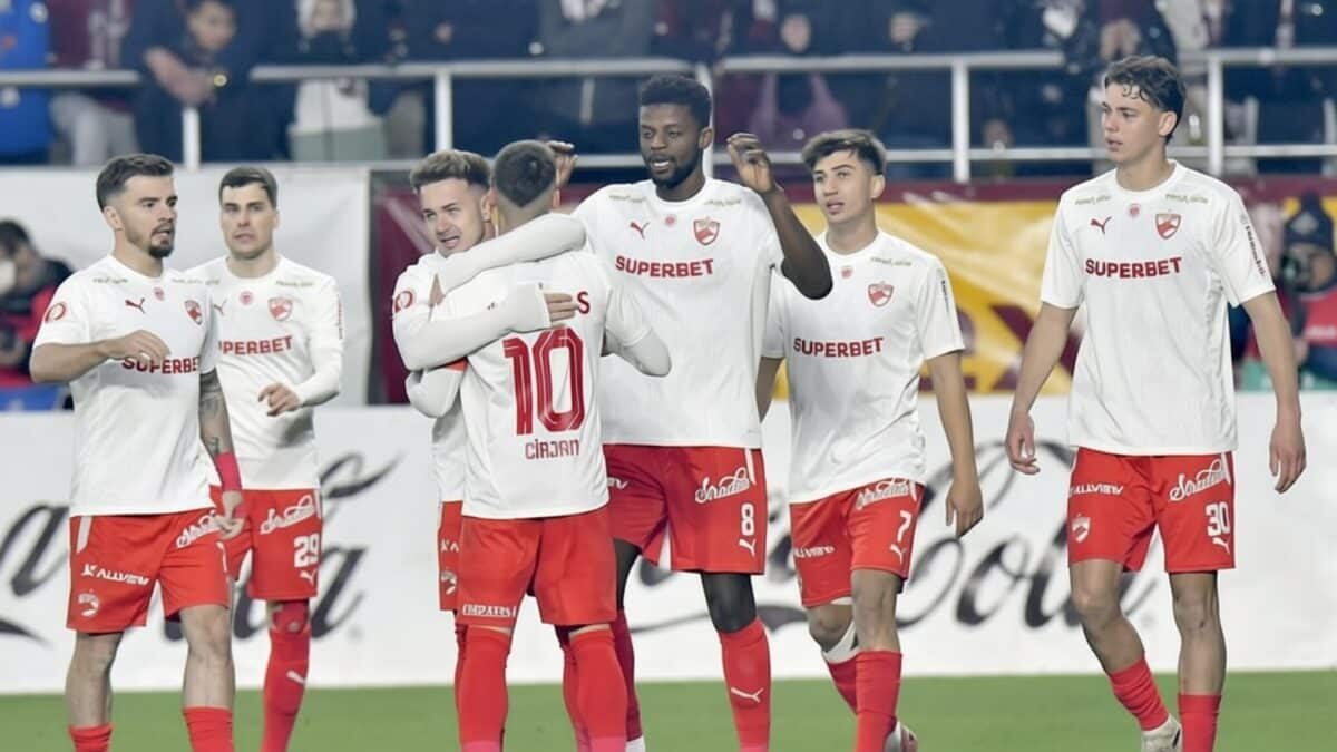 Dinamo transferuri