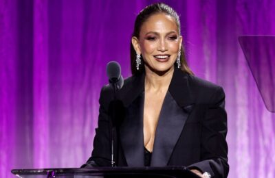 Jennifer Lopez, apariție spectaculoasă într-un body transparent în Las Vegas