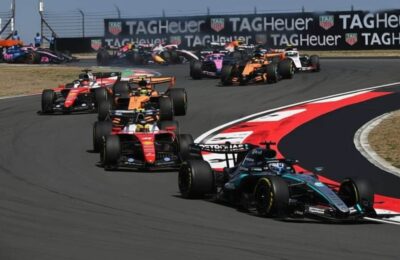 George Russell câștigă Sprintul din China, Leclerc pe 2