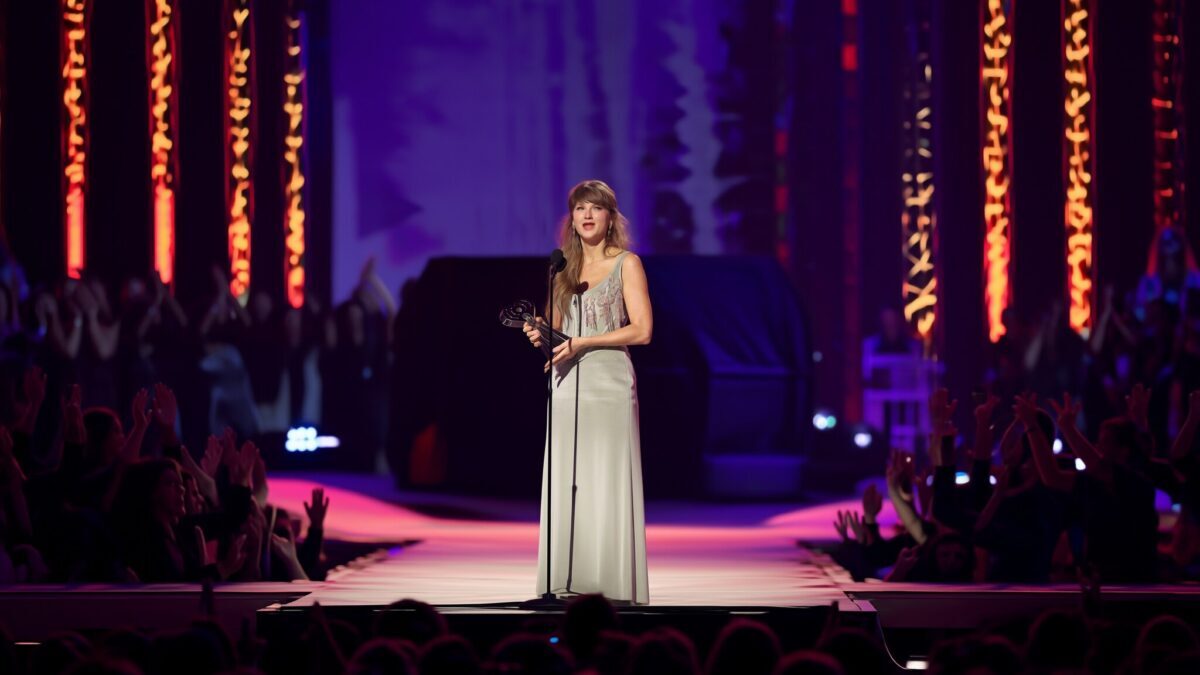 Taylor Swift iHeartRadio