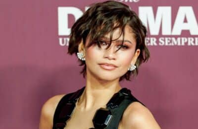 Zendaya, rochie Genny cu peplum la promovarea filmului „The Drama”
