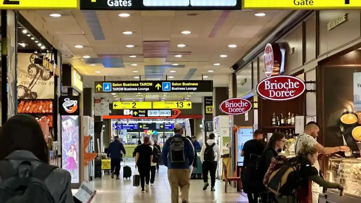 aeroport otopeni lichide