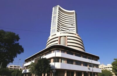Bursa indiană crește, Nifty aproape de 24.300, după deschiderea slabă