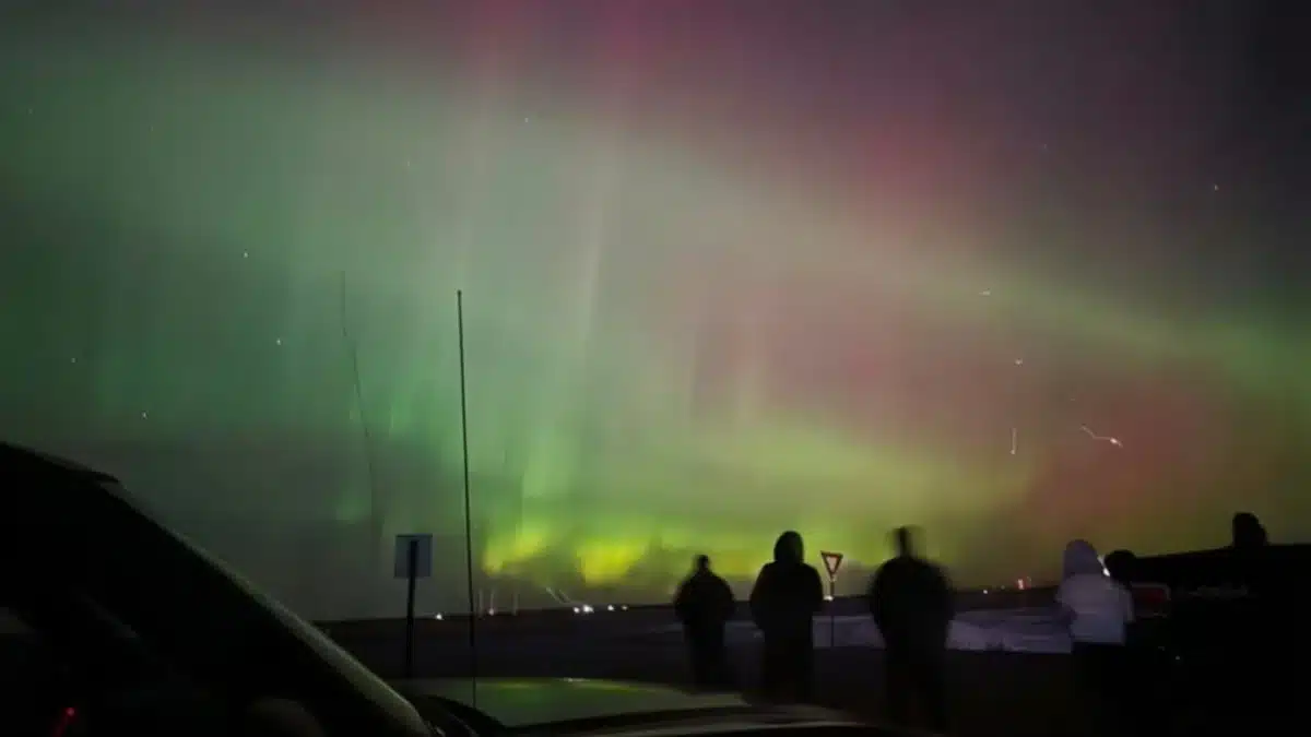 furtună geomagnetică aurora