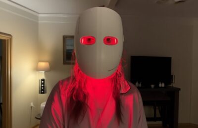 Test: Masca LED TheraFace Glo, promovată de Kendall Jenner