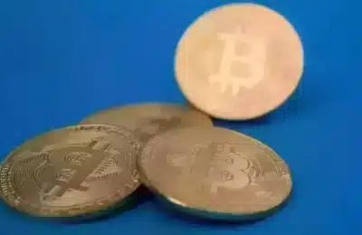 Bitcoin scade la 67.266 dolari. Interesul românilor rămâne ridicat