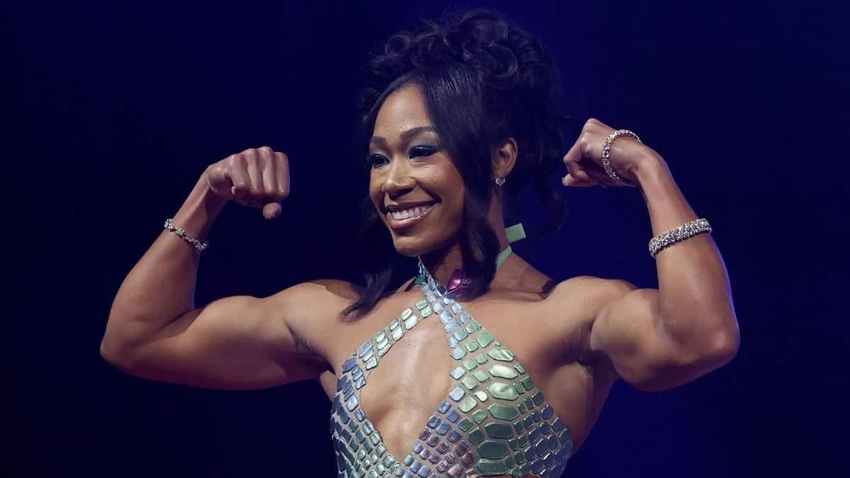 Alycia Baumgardner rochie