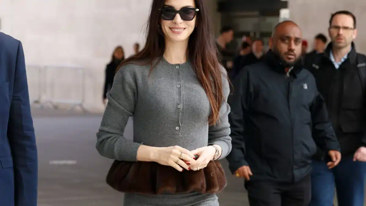Anne Hathaway peplum