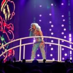 Cardi B, apariție spectaculoasă într-un catsuit fuchsia semnat Bryan Hearns