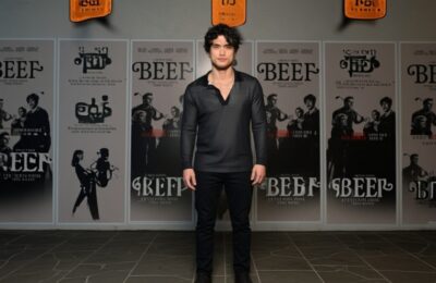 Charles Melton, pictorial incendiar pentru Mens Health