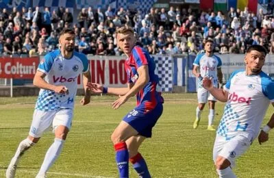 Corvinul Hunedoara omagiază legenda Mircea Lucescu contra Chindiei
