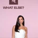 Dua Lipa, selfie viral cu abdomenul tonifiat din vacanța safari