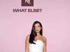 Dua Lipa, selfie viral cu abdomenul tonifiat din vacanța safari