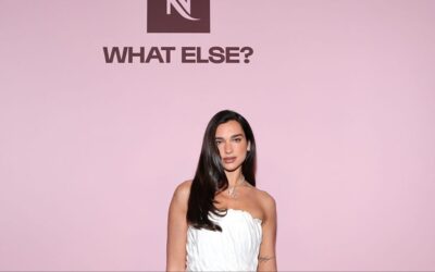 Dua Lipa, selfie viral cu abdomenul tonifiat din vacanța safari