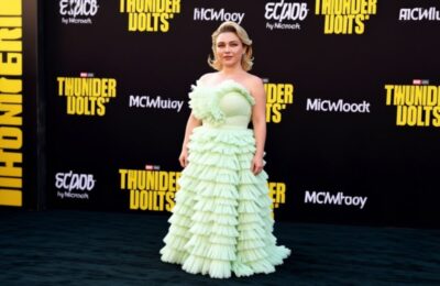Florence Pugh, apariție spectaculoasă într-o rochie Bvlgari