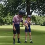 Fanii observă o cascadoare în trailerul "Focker-In-Law" cu Ariana Grande