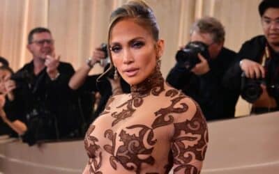 Jennifer Lopez, apariție spectaculoasă într-o ținută The Blonds