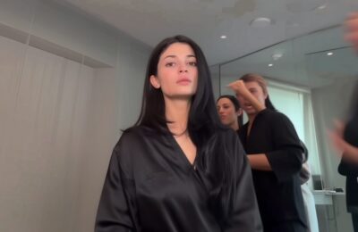 Kylie Jenner promovează un gadget de 176$ pentru ten perfect la Coachella