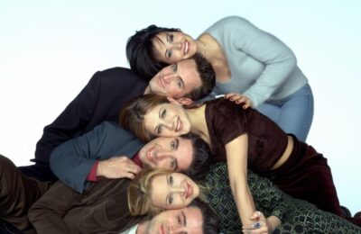 Lisa Kudrow: Eram numită al șaselea prieten din Friends