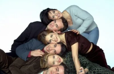 Lisa Kudrow: Eram numită al șaselea prieten din Friends