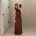 Madelaine Petsch, apariție spectaculoasă într-un top decoltat