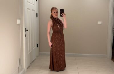 Madelaine Petsch, apariție spectaculoasă într-un top decoltat