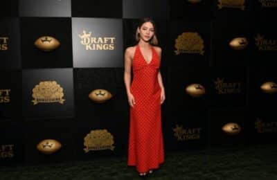 Madelyn Cline adoptă tunsoarea ‘crispy bob’ pentru Pop Magazine