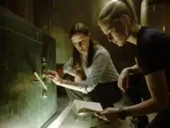 Thriller: O fetiță blocată într-un seif declanșează un mister