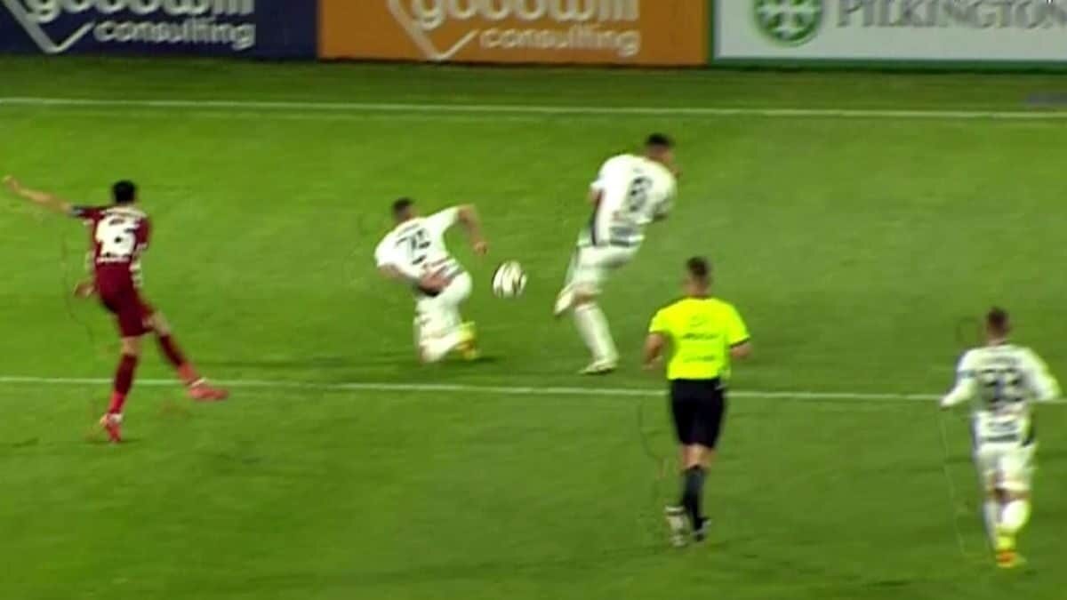 Szabolcs Kovacs penalty