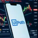 UiPath: Venituri triple, dar acțiunile s-au prăbușit cu 75%