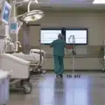 Gărzi obligatorii și plătite pentru medicii rezidenți, anunță ministrul Sănătății