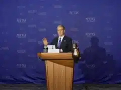 SUA prelungește scutirea de sancțiuni pentru petrolul rusesc