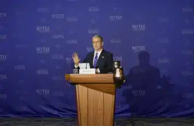 SUA prelungește scutirea de sancțiuni pentru petrolul rusesc