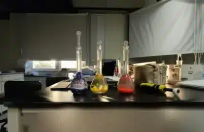 Haine pentru copii cu plumb peste limita admisă, avertizează experții