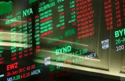 Petrolul sare de 100 dolari după capturi de nave iraniene