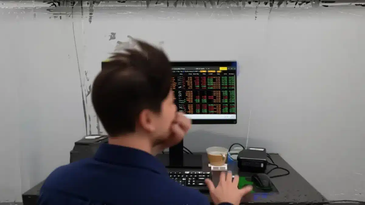 preț petrol strâmtoarea hormuz