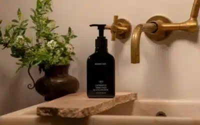 Courteney Cox lansează săpun exfoliant de 38 dolari pentru mâini