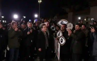 Sondaj: 40% dintre români vor schimbarea sistemului politic