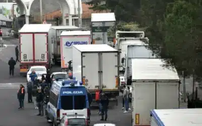 Italia: Șofer român de TIR, ucis în timpul unui protest