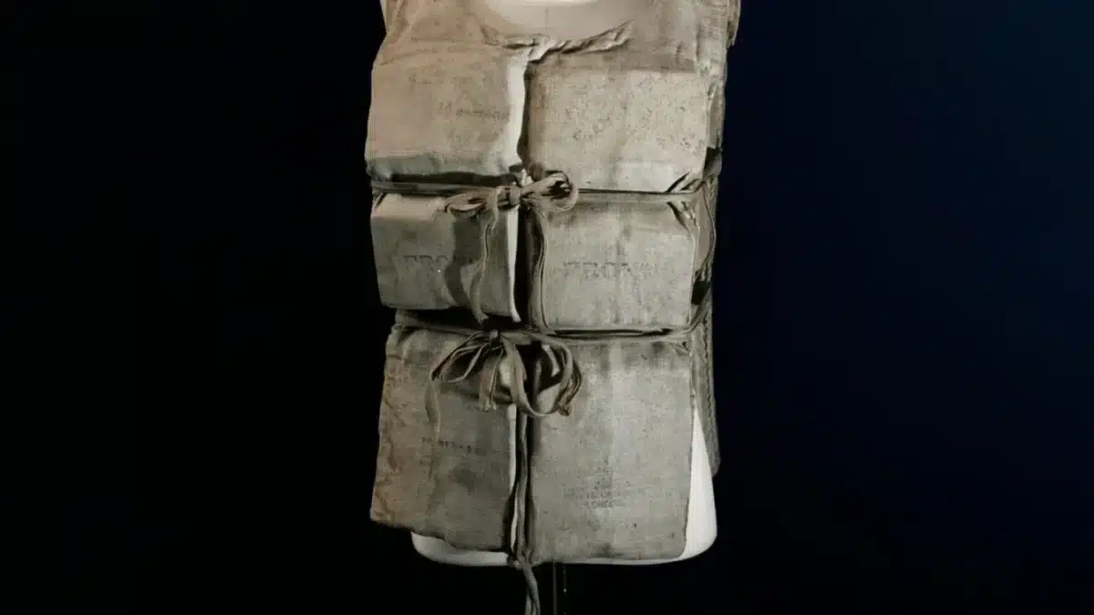 vestă Titanic licitație