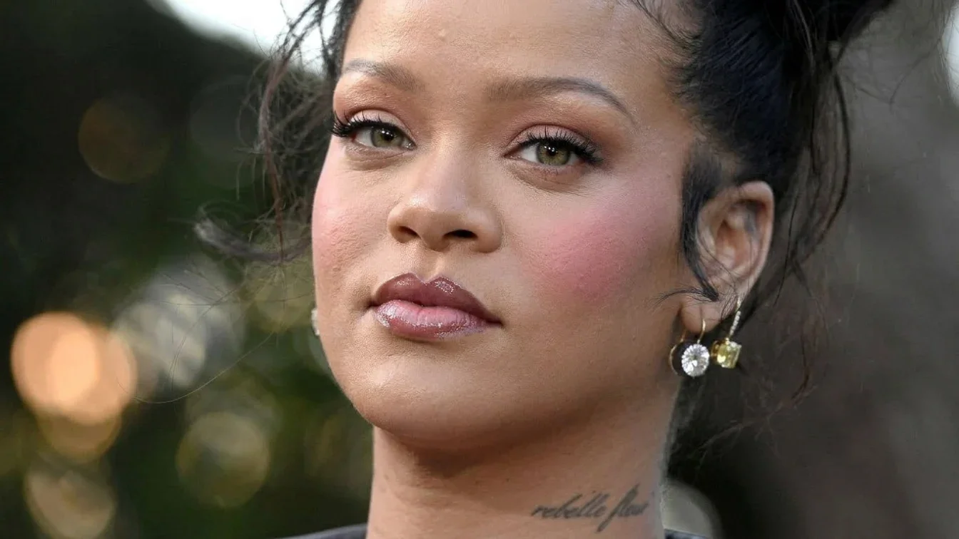 Rihanna, prima aparitie dupa atacul armat. A pozat in lenjerie la 38 de ani